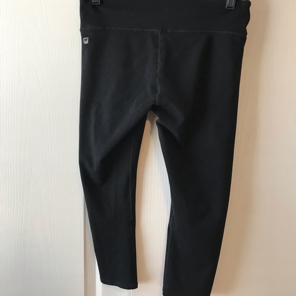 Black cropped leggings! - Picture 3 of 3